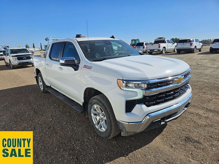 2023-chevrolet-silverado-1500-image-2