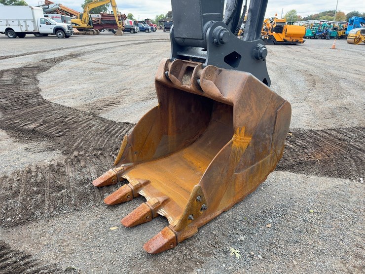 2016-deere-300g-lc-image-9