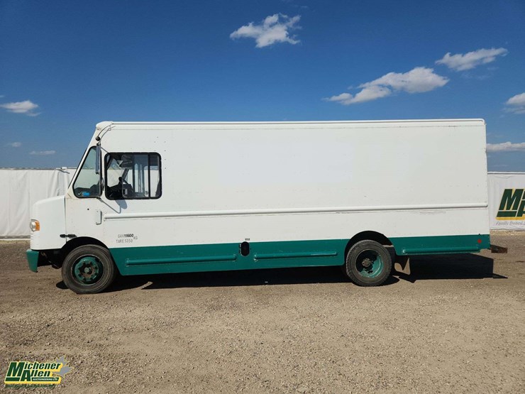 2014-freightliner-mt45-image-5