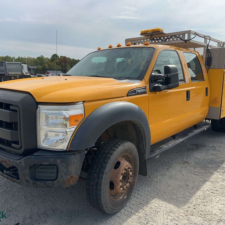 2012 FORD F550 XL