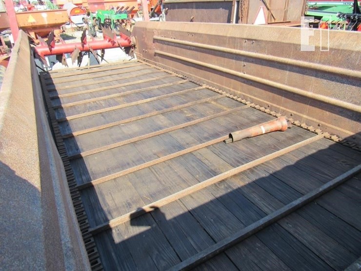 new-holland-791-image-4