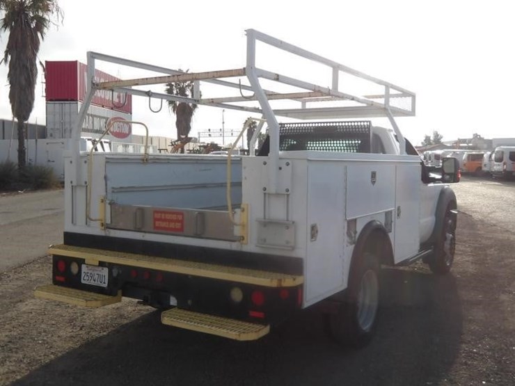 2015-ford-f550-image-3