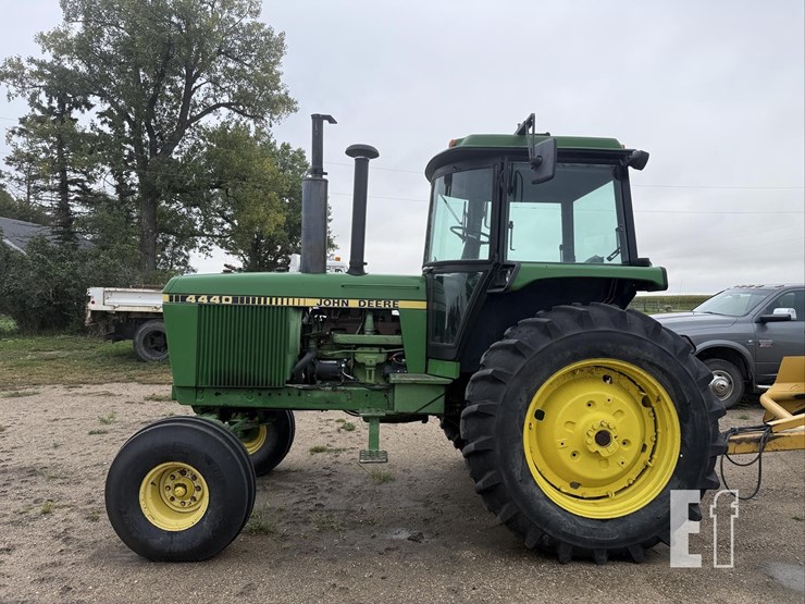 john-deere-4440-image-2