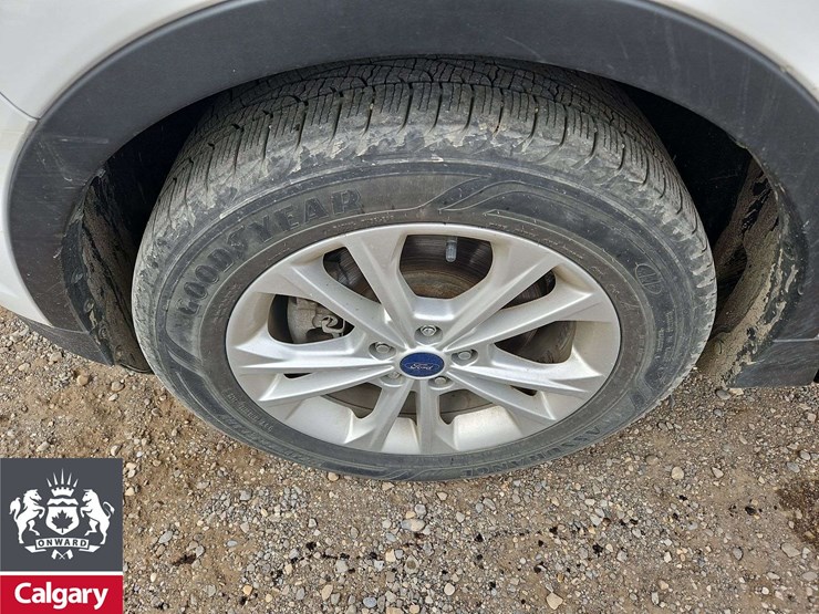 2017-ford-escape-se-image-9