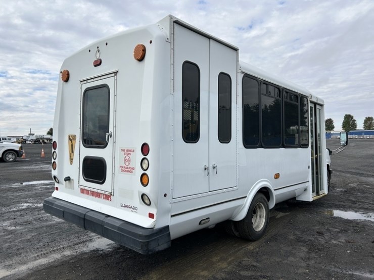 2016-chevrolet-express-paratransit-bus-image-5