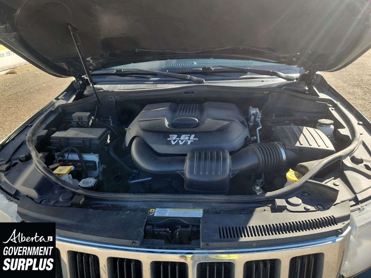 2013-jeep-grand-cherokee-image-29