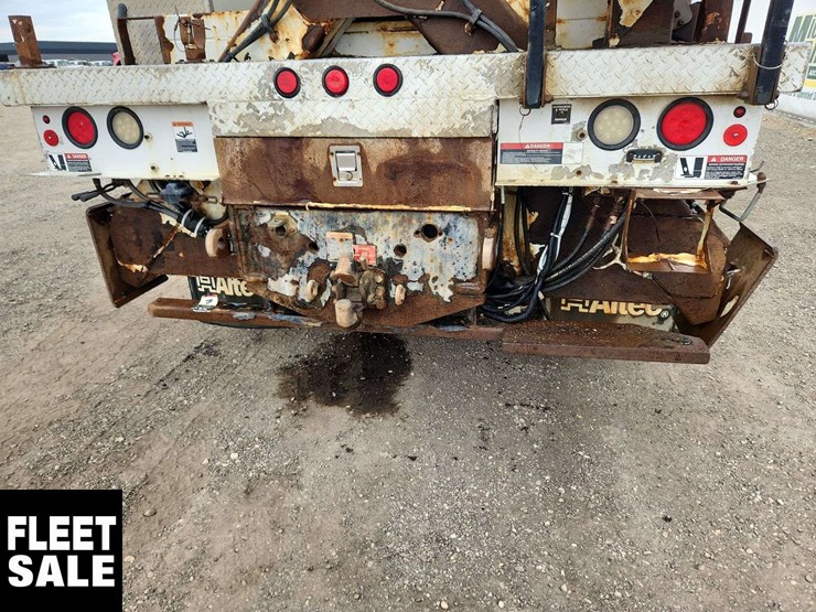 2014-freightliner-m2-106-image-41