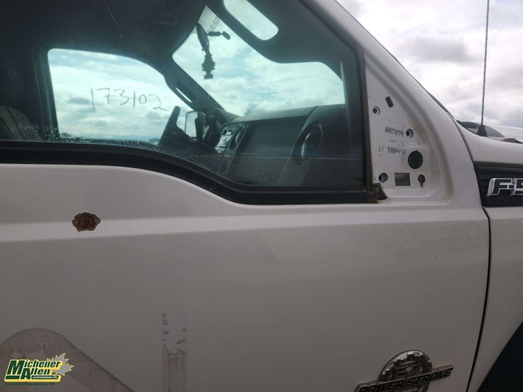 2013-ford-f550-image-38