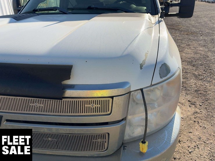 2011-chevrolet-silverado-2500hd-image-34