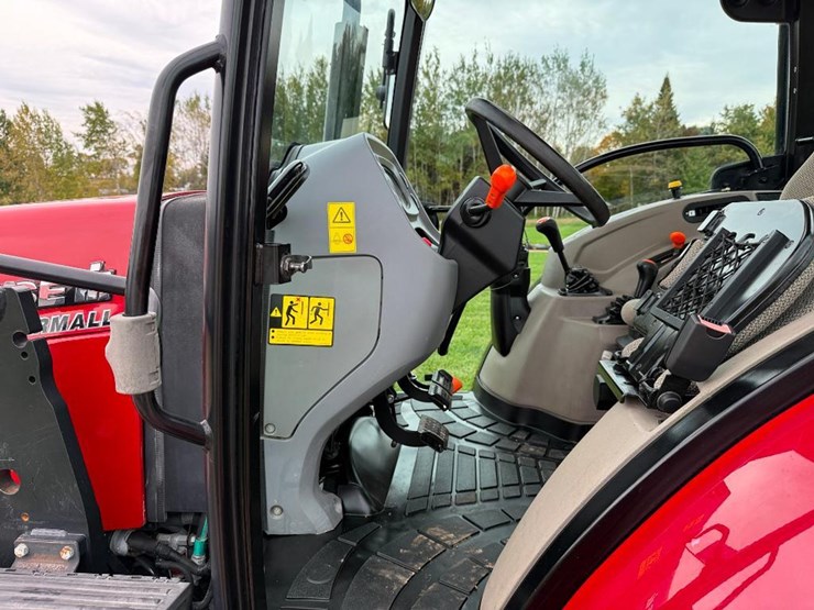 case-ih-farmall-95a-image-37