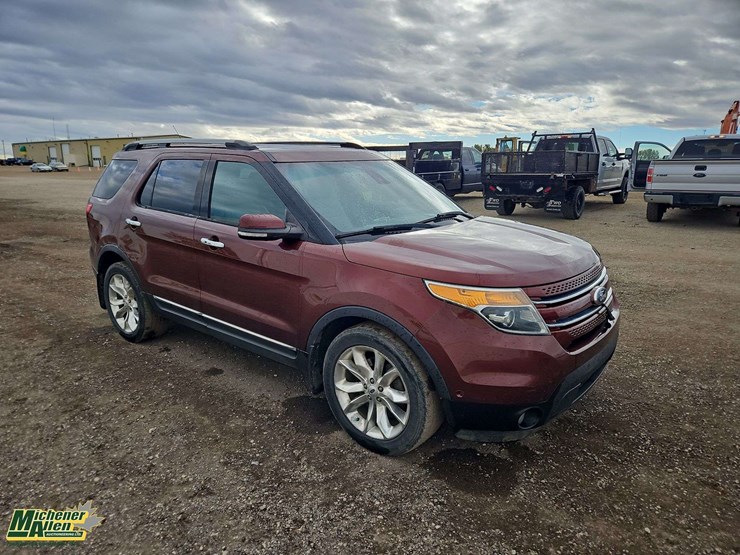 2015-ford-explorer-limited-image-2