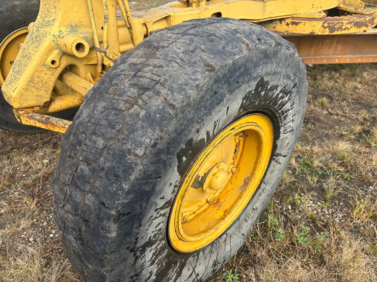 caterpillar-12-image-62