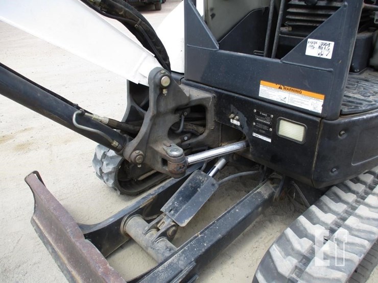 2016-bobcat-e35-image-13
