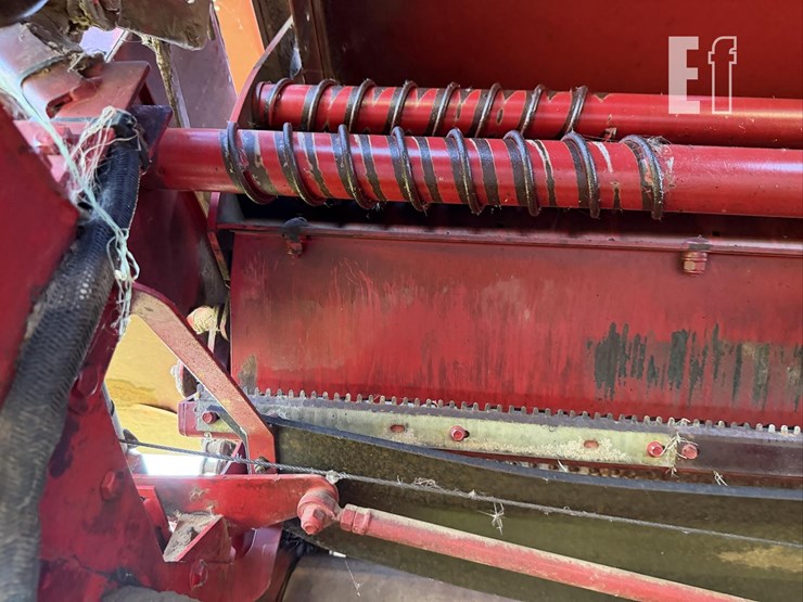 2008-new-holland-br7090-image-44