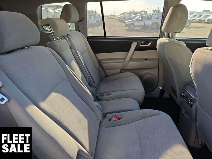 2012-toyota-highlander-hybrid-image-16