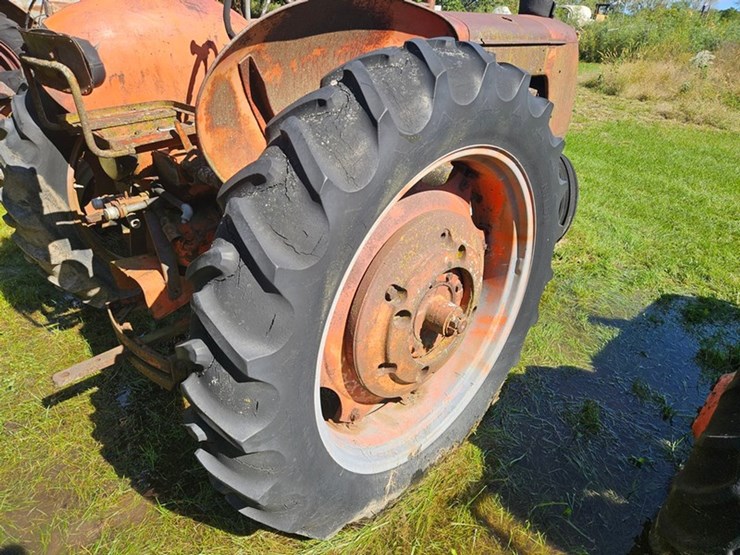 #2528-•-cockshutt-f3-tractor-image-28