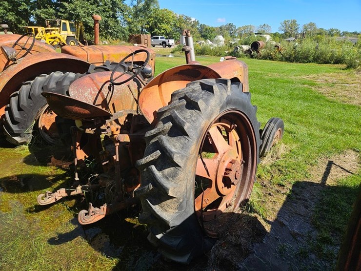 #2525-•-case-tractor-image-5