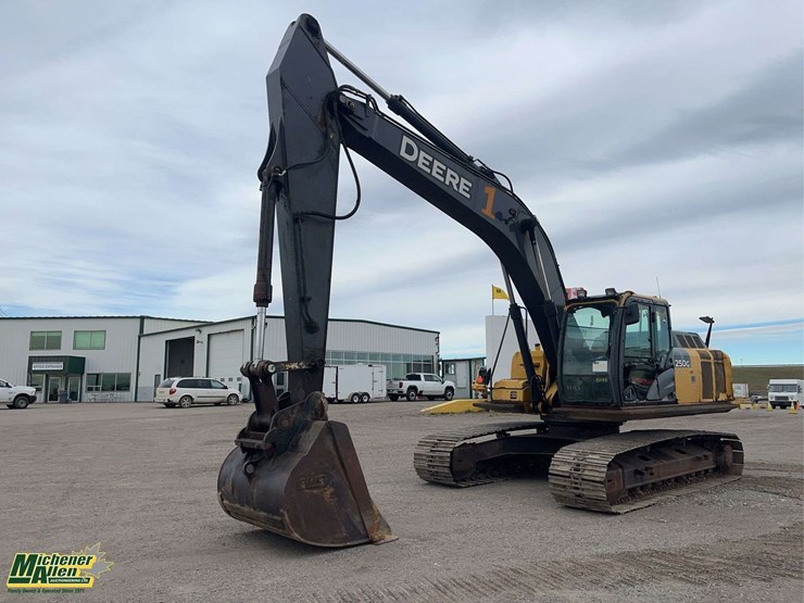 2011-deere-250g-lc-image-1
