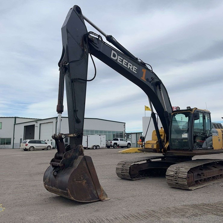 2011 DEERE 250G LC
