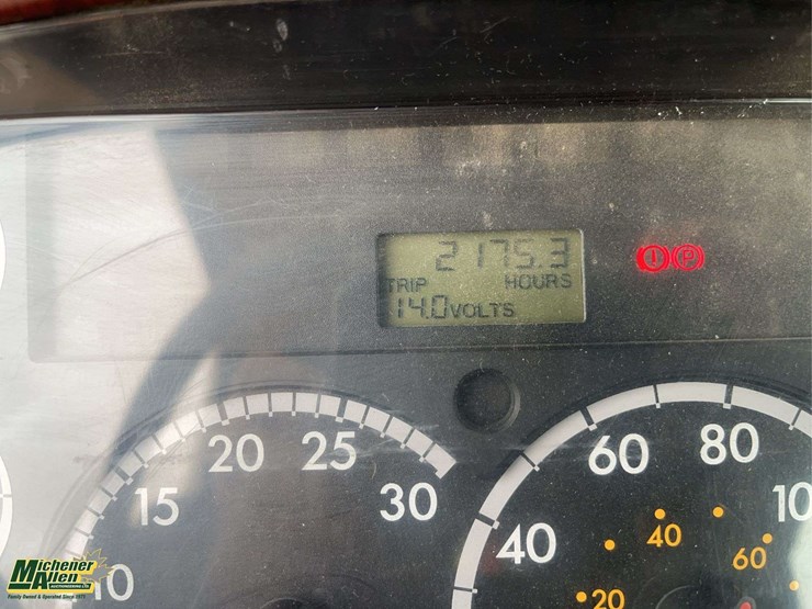 2009-freightliner-m2-106-image-20