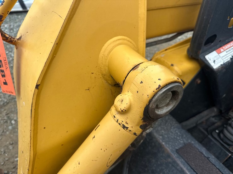 deere-240-image-16