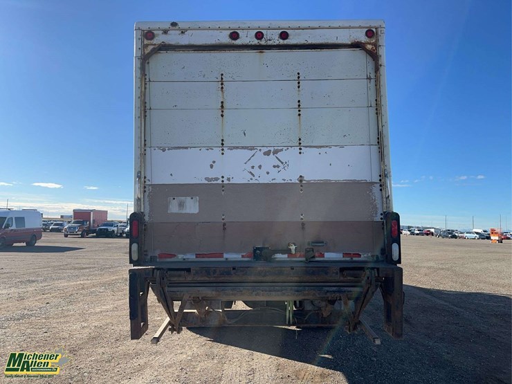 2005-international-durastar-4300-image-6