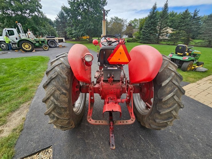 #2509-•-1959-farmall-340-tractor-image-4