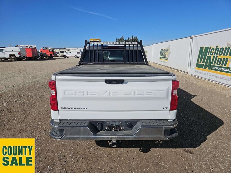 2022-chevrolet-silverado-1500-image-6