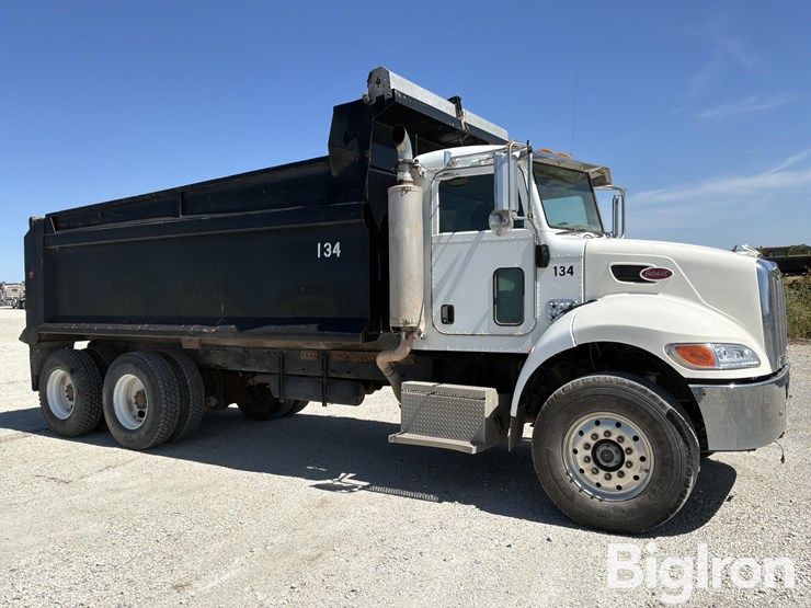 2007-peterbilt-335-image-3