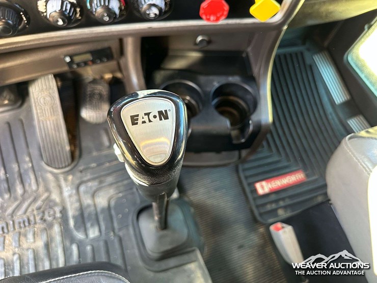 kenworth-w900-image-25