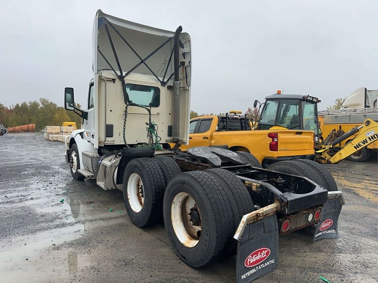 2018-peterbilt-579-image-6