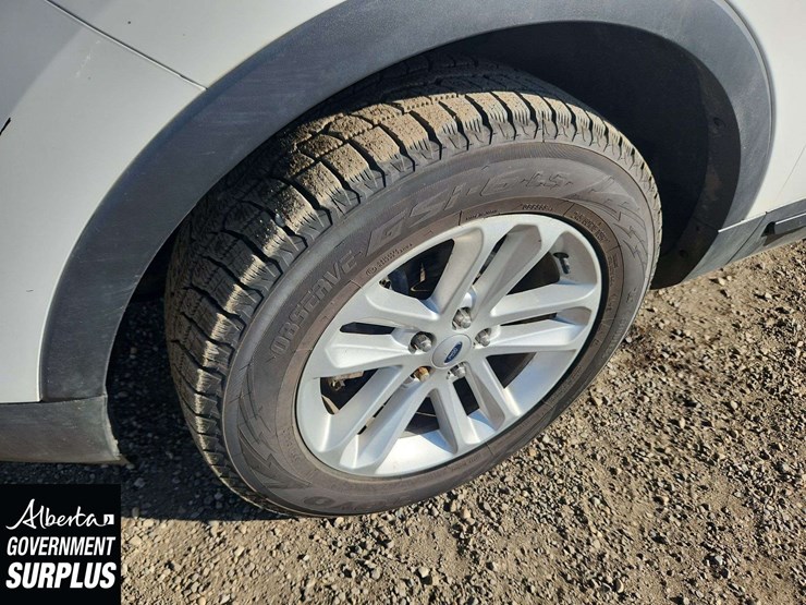 2017-ford-explorer-image-9