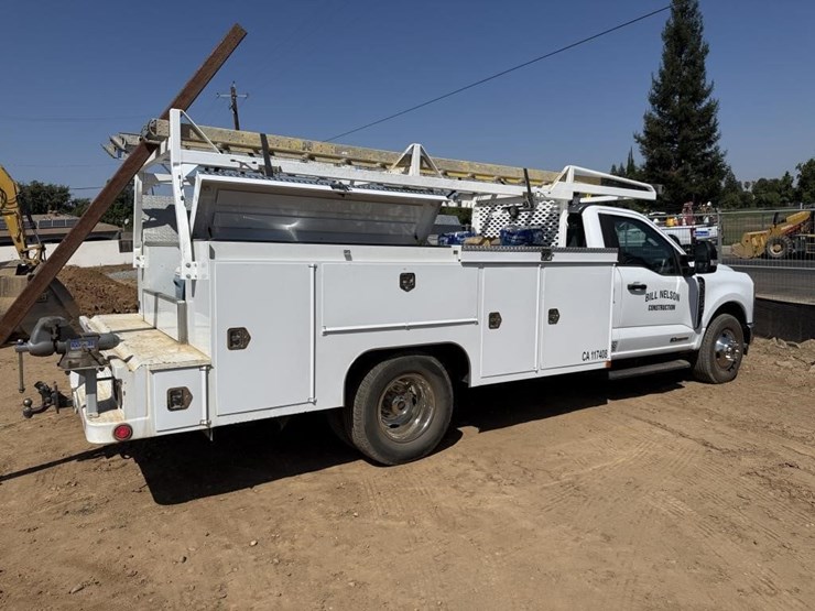 2024-ford-f350-image-1