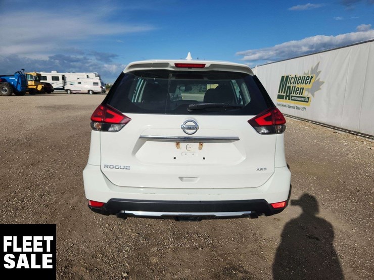 2017-nissan-rogue-image-16