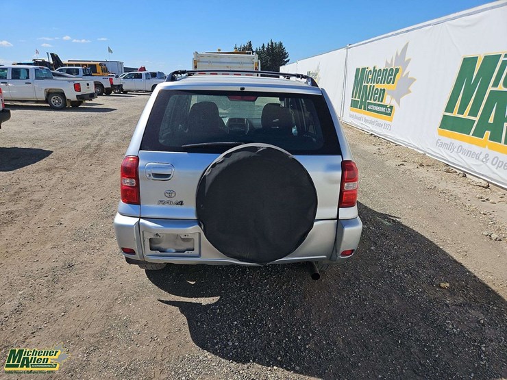 2004-toyota-rav4-image-6