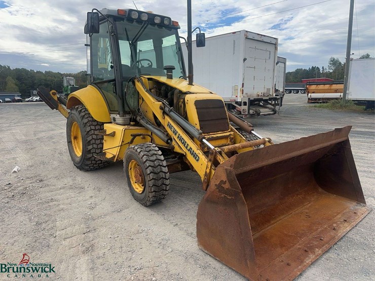 new-holland-b95-image-3