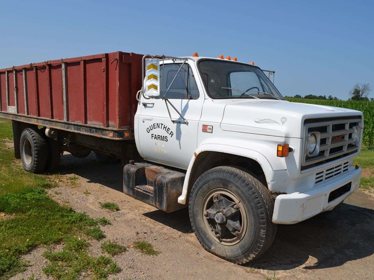 1986-gmc-c7-grain-truck-image-2