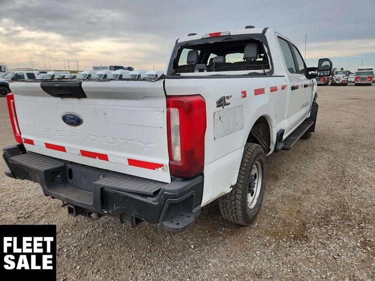 2023-ford-f350-image-3