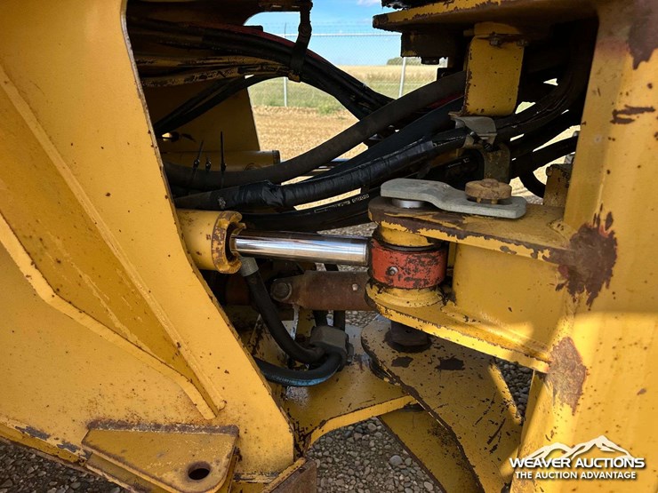 caterpillar-938f-image-50