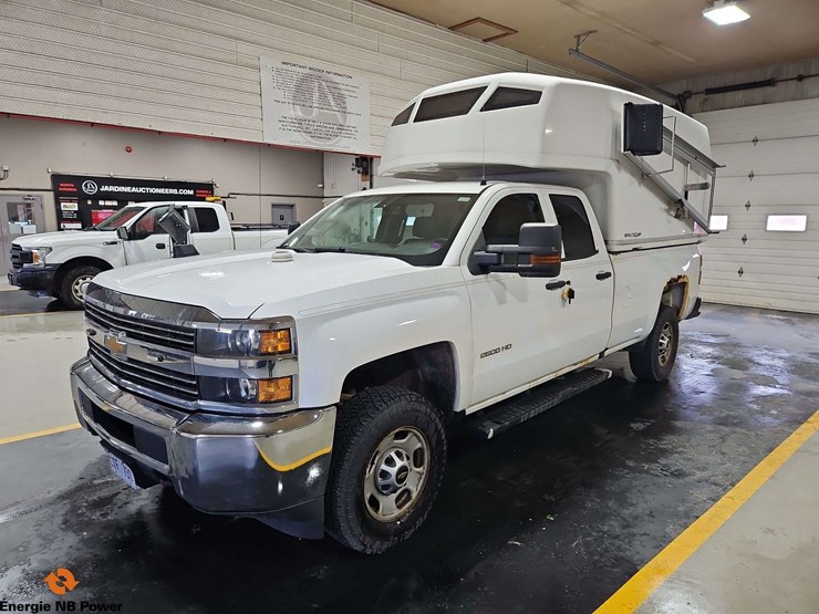 2016-chevrolet-silverado-2500hd-image-1