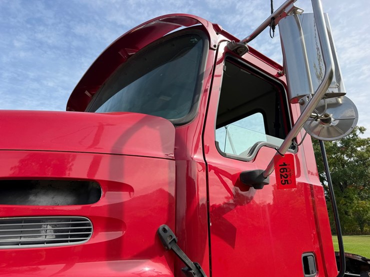 #1625-•-2006-mack-vision-cxn613-day-cab-image-12
