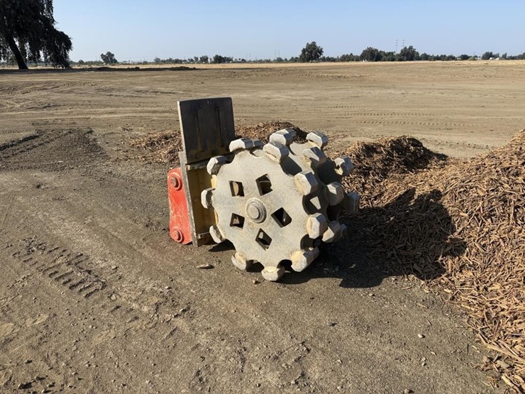 cat-excavator-compaction-wheel-image-1