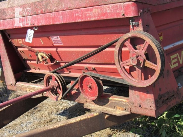 new-holland-791-image-11