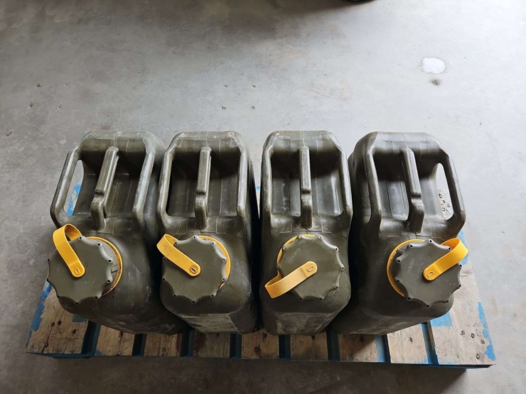 4-20l-diesel-fuel-cans-image-6