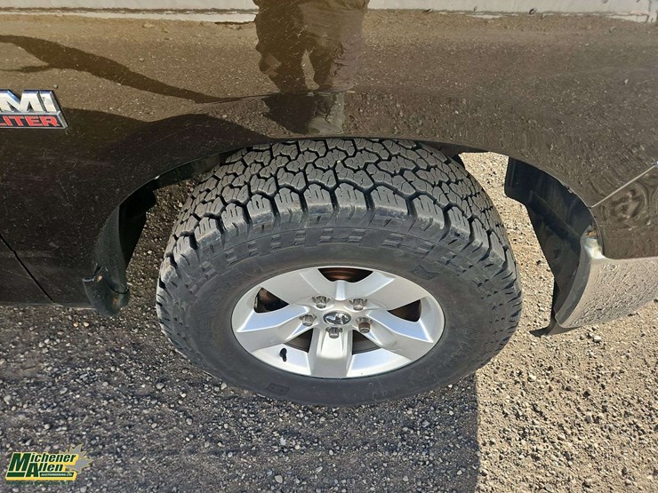 2013-dodge-1500-image-12