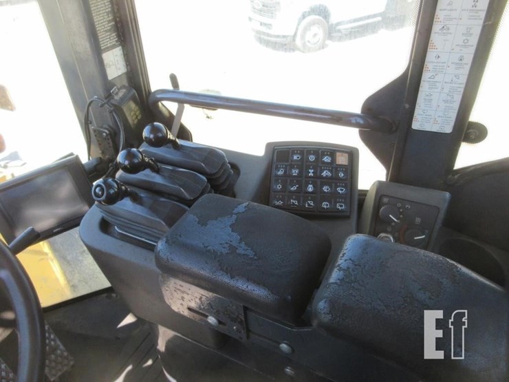 2005-deere-644j-image-8