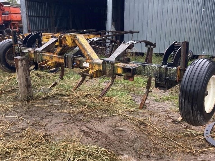 landoll-3-point-ripper-8110-image-1