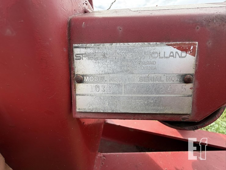 new-holland-1033-image-12