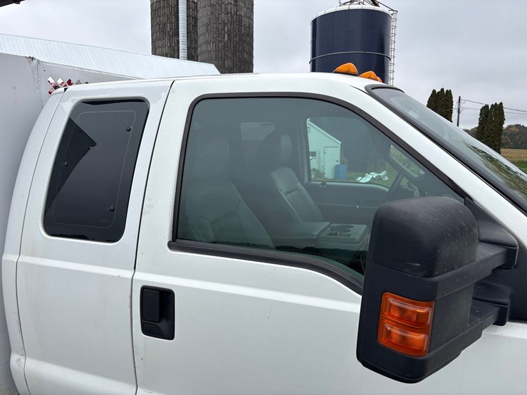 2015-ford-f550-image-22