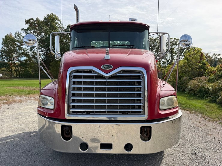 #1625-•-2006-mack-vision-cxn613-day-cab-image-8